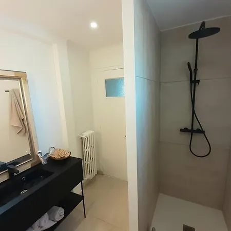 Spacious 7min From The *